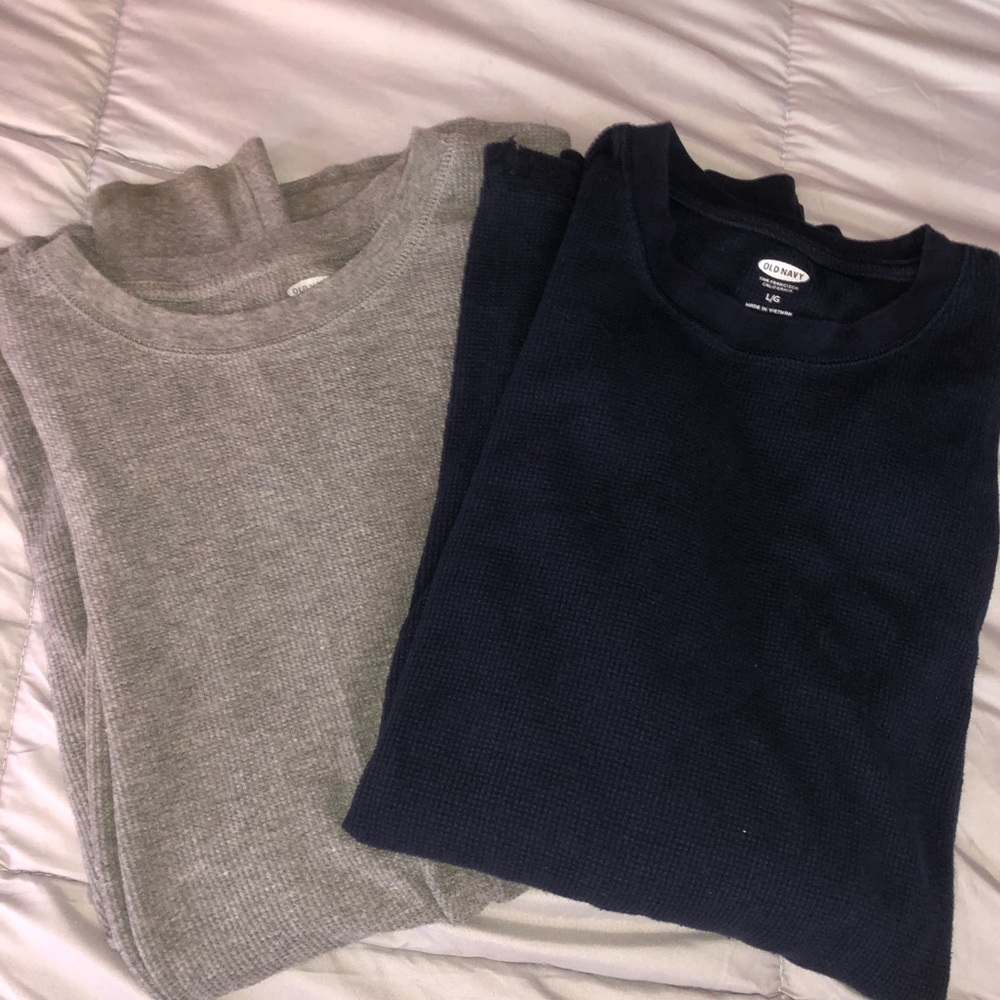 ✨3/$15✨Two Textured Long Sleeve Tees